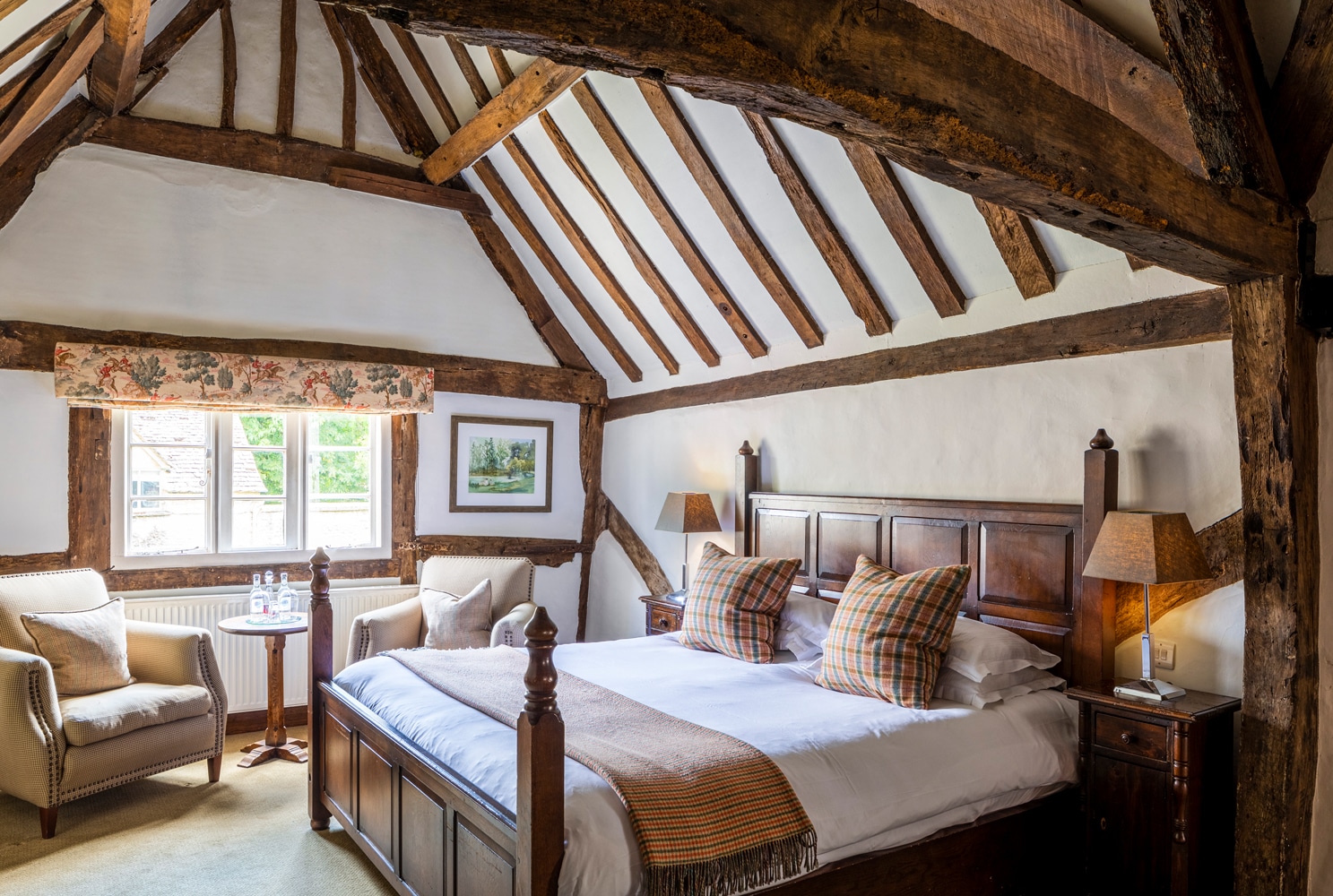Pub Deluxe Rooms